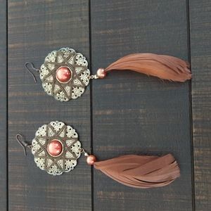 Feather 🪶 Earrings